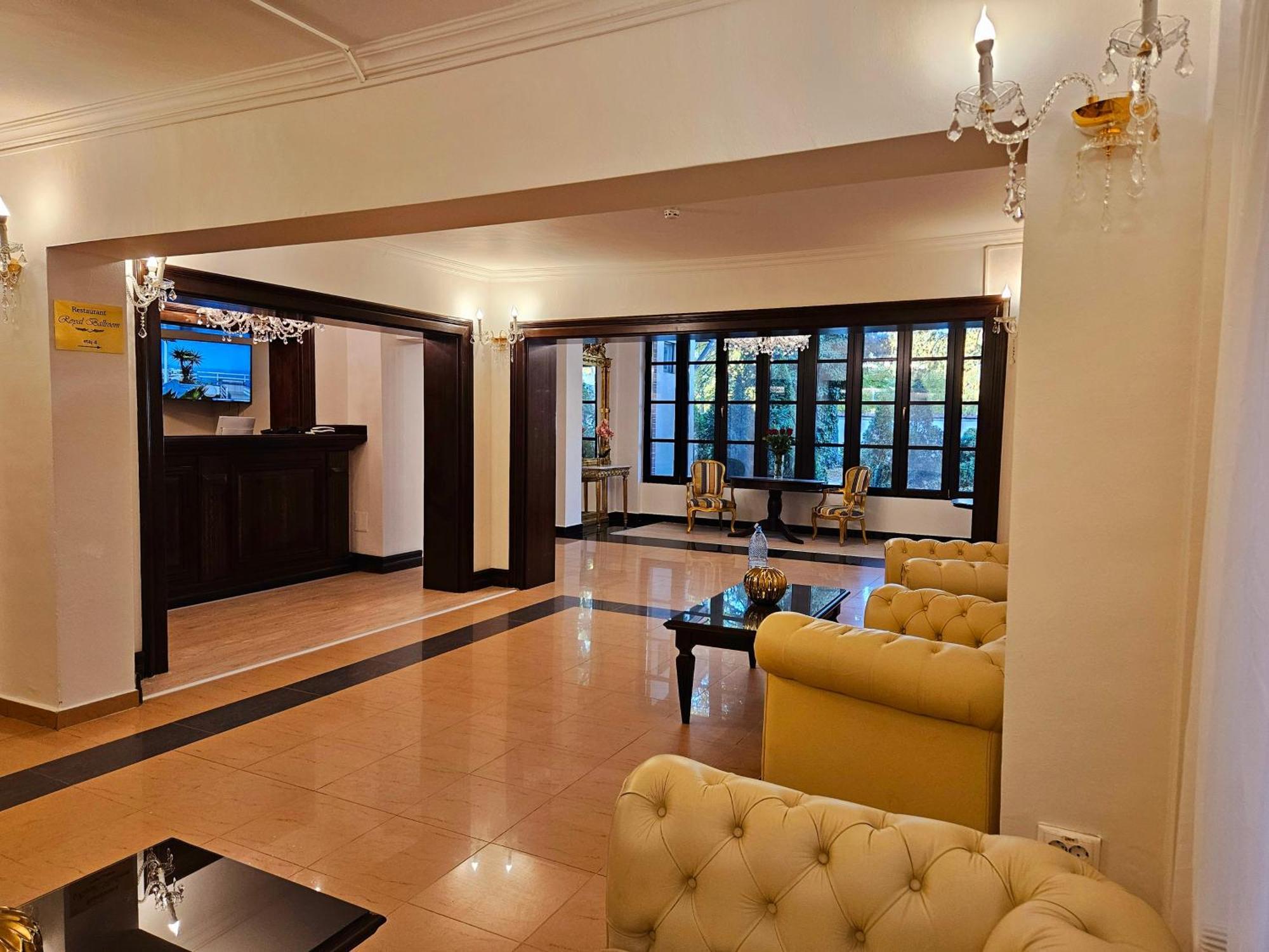Hotel Royal Plaza By Timhotels Timişoara Exterior foto