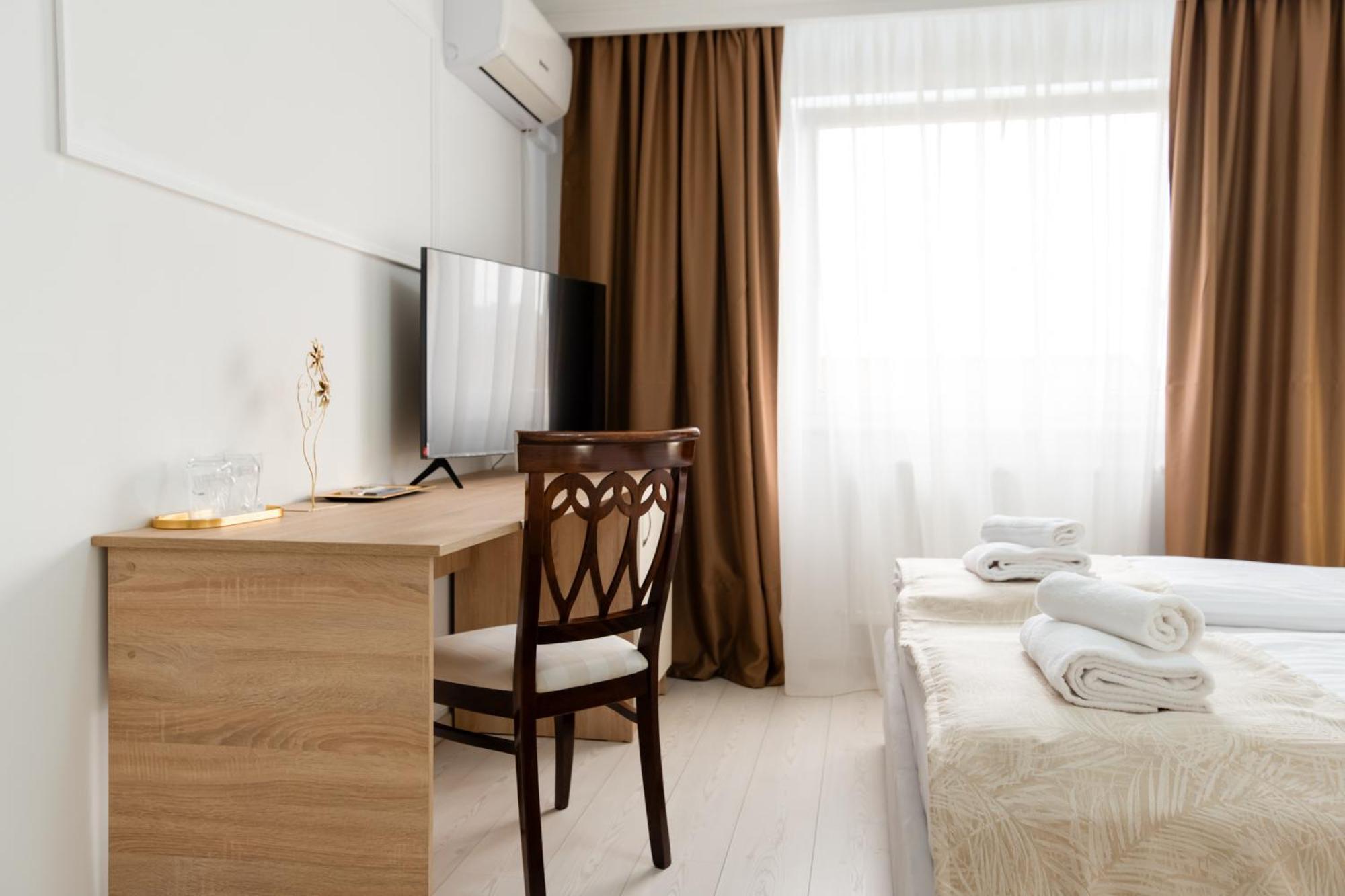 Hotel Royal Plaza By Timhotels Timişoara Exterior foto